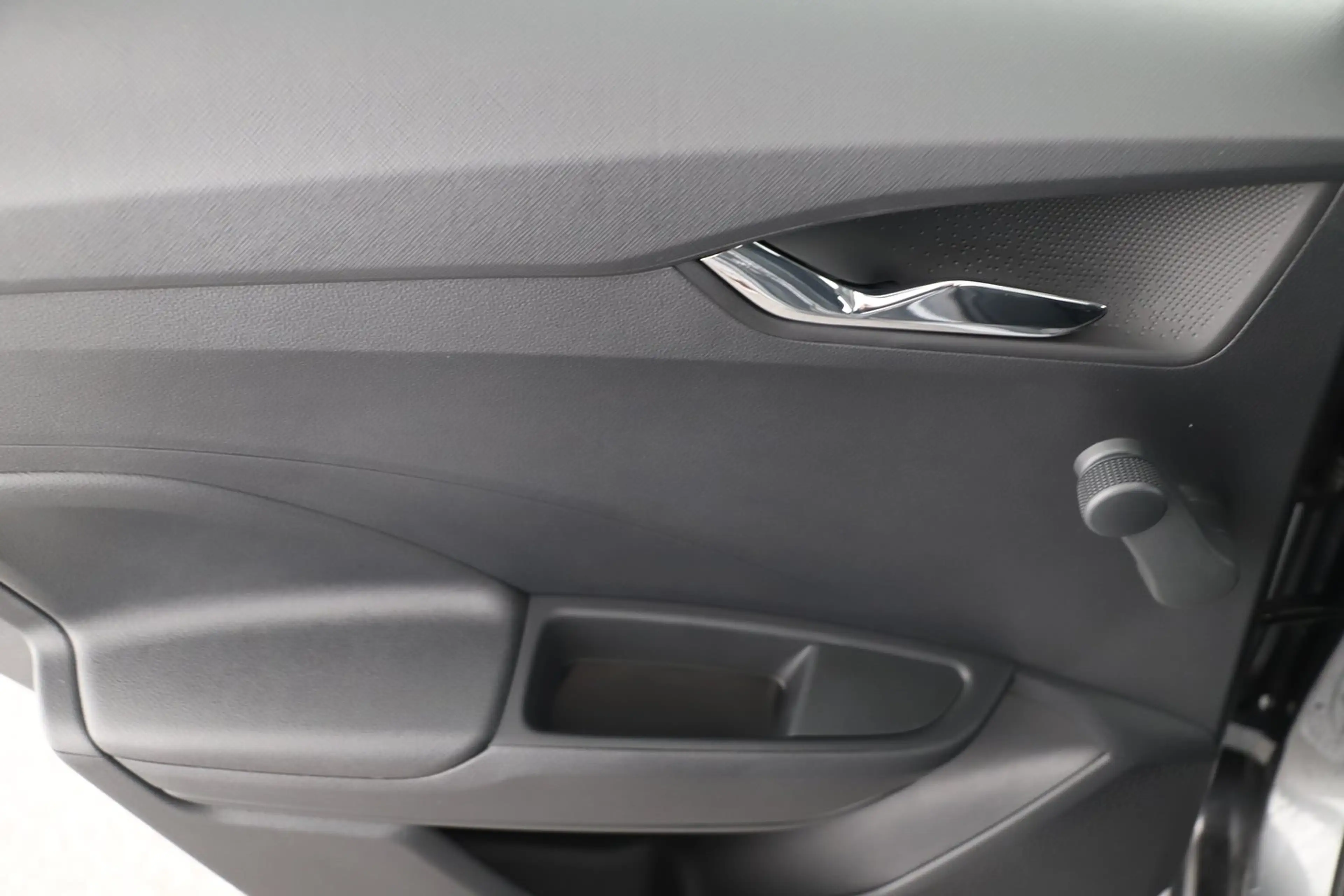 Skoda Fabia Essence TSI — photo 14