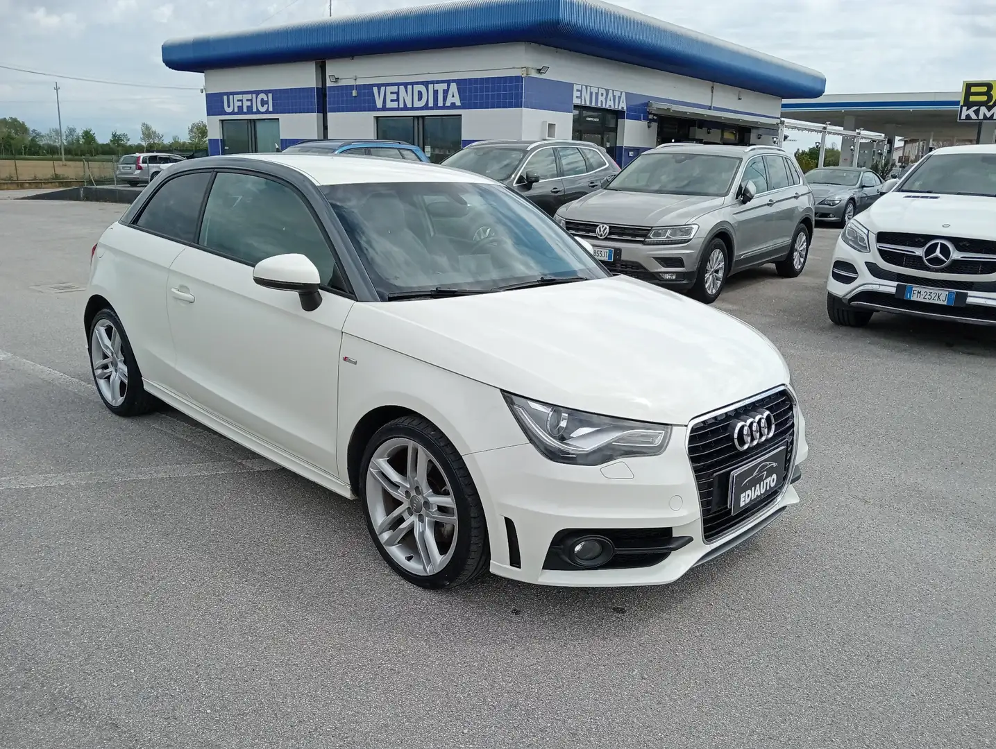 Audi A1 A1 1.6 tdi Ambition 105cv S-LINE NEOPATENTATI Blanco - 1