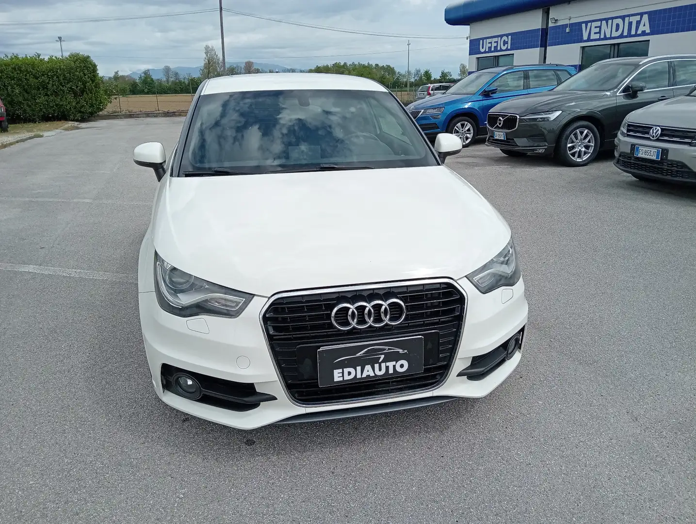 Audi A1 A1 1.6 tdi Ambition 105cv S-LINE NEOPATENTATI Blanco - 2