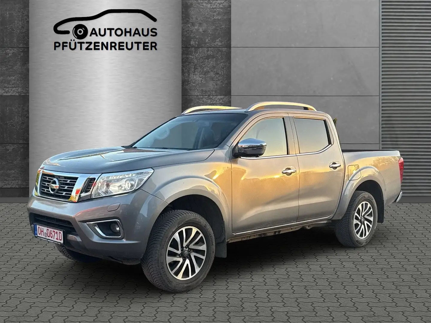 Nissan Navara NP300 N-Connecta Double Cab 4x4 Grau - 1