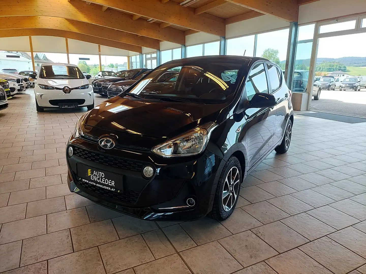 Hyundai i10 1,25 Level 2 Schwarz - 2