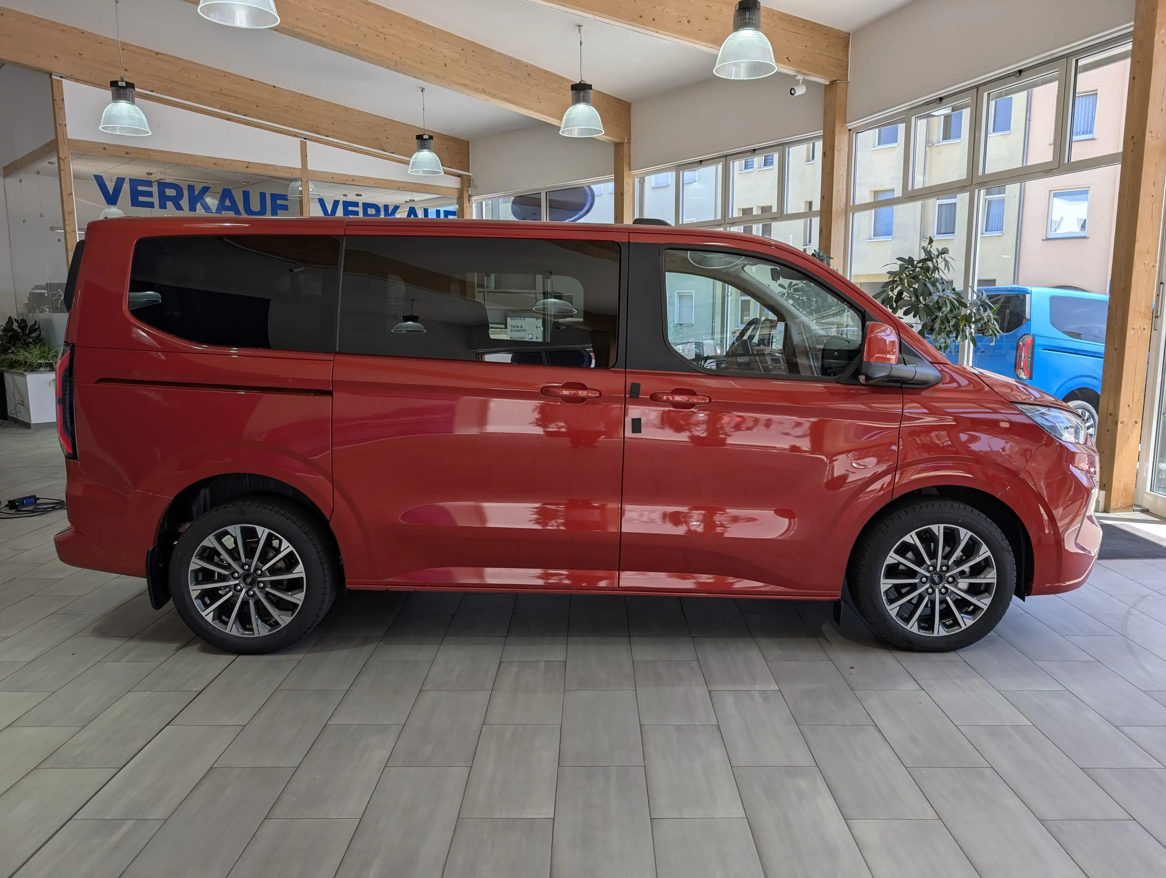 Ford Tourneo Custom 2.0 EcoBlue L1 Titanium — photo 4