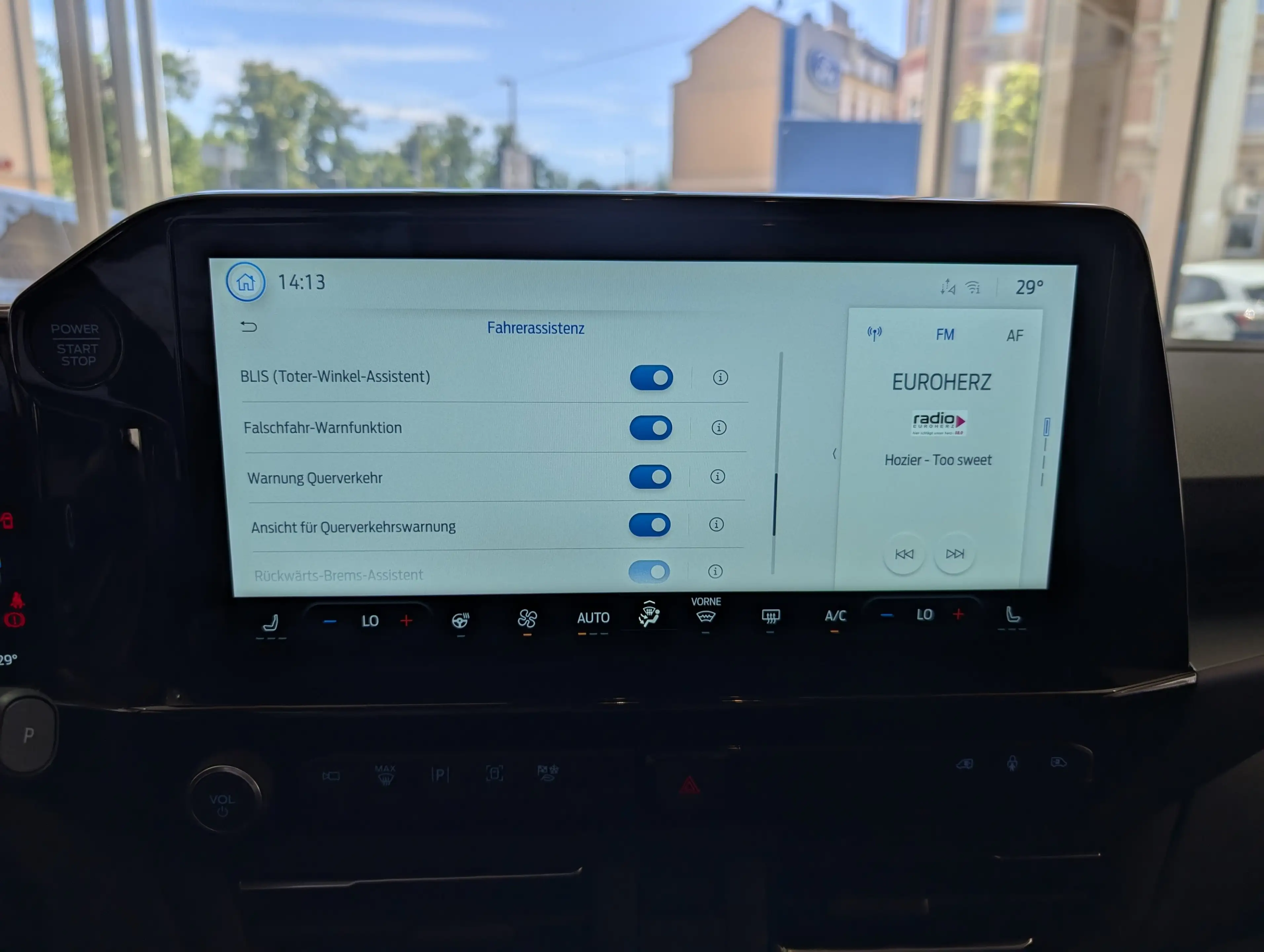 Ford Tourneo Custom 2.0 EcoBlue L1 Titanium — photo 13