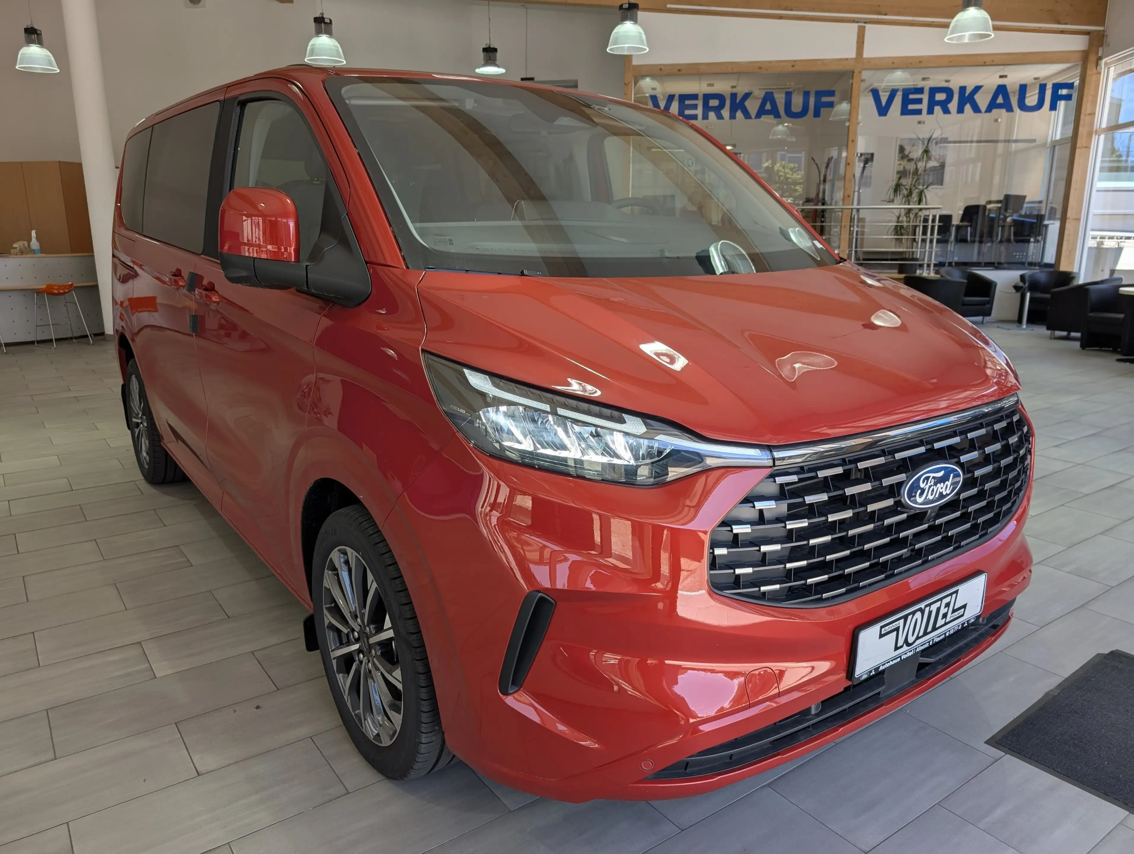Ford Tourneo Custom 2.0 EcoBlue L1 Titanium — photo 3