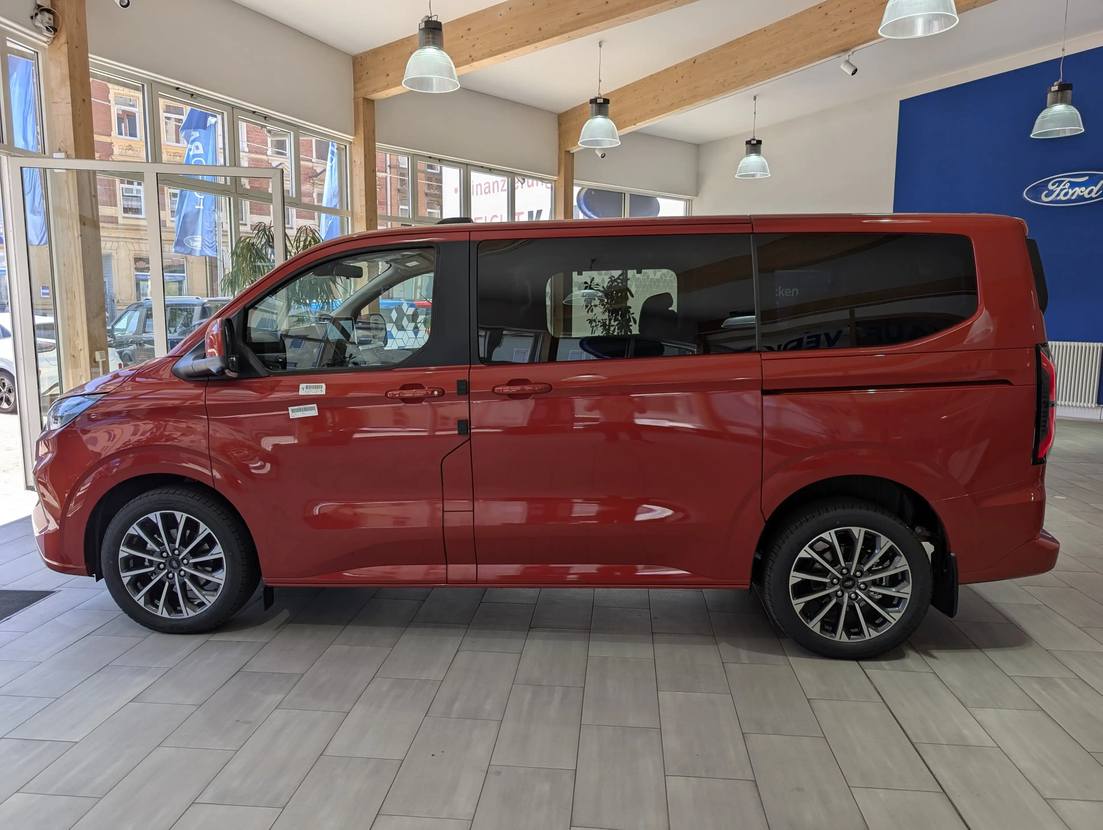 Ford Tourneo Custom 2.0 EcoBlue L1 Titanium — photo 5