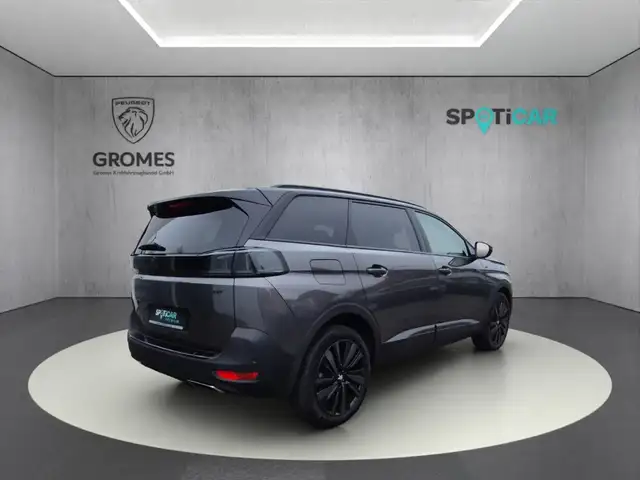 Peugeot 5008 view 3
