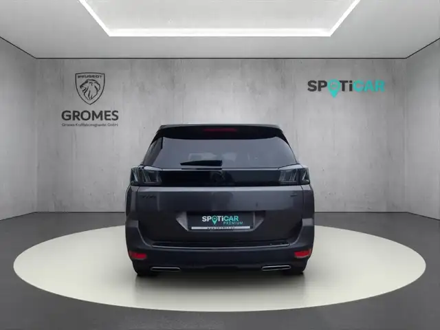Peugeot 5008 view 4