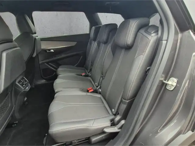 Peugeot 5008 view 8