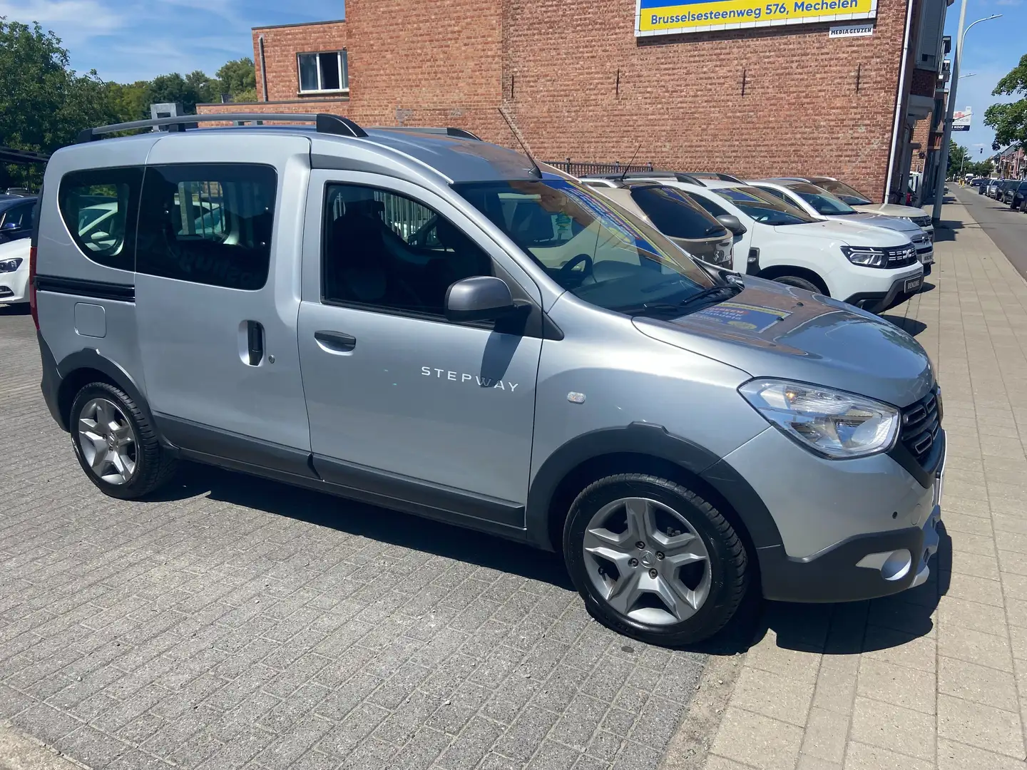 Dacia Dokker Dokker TCe Stepway Plus AIRCO CAMERA CRUISE Srebrny - 2
