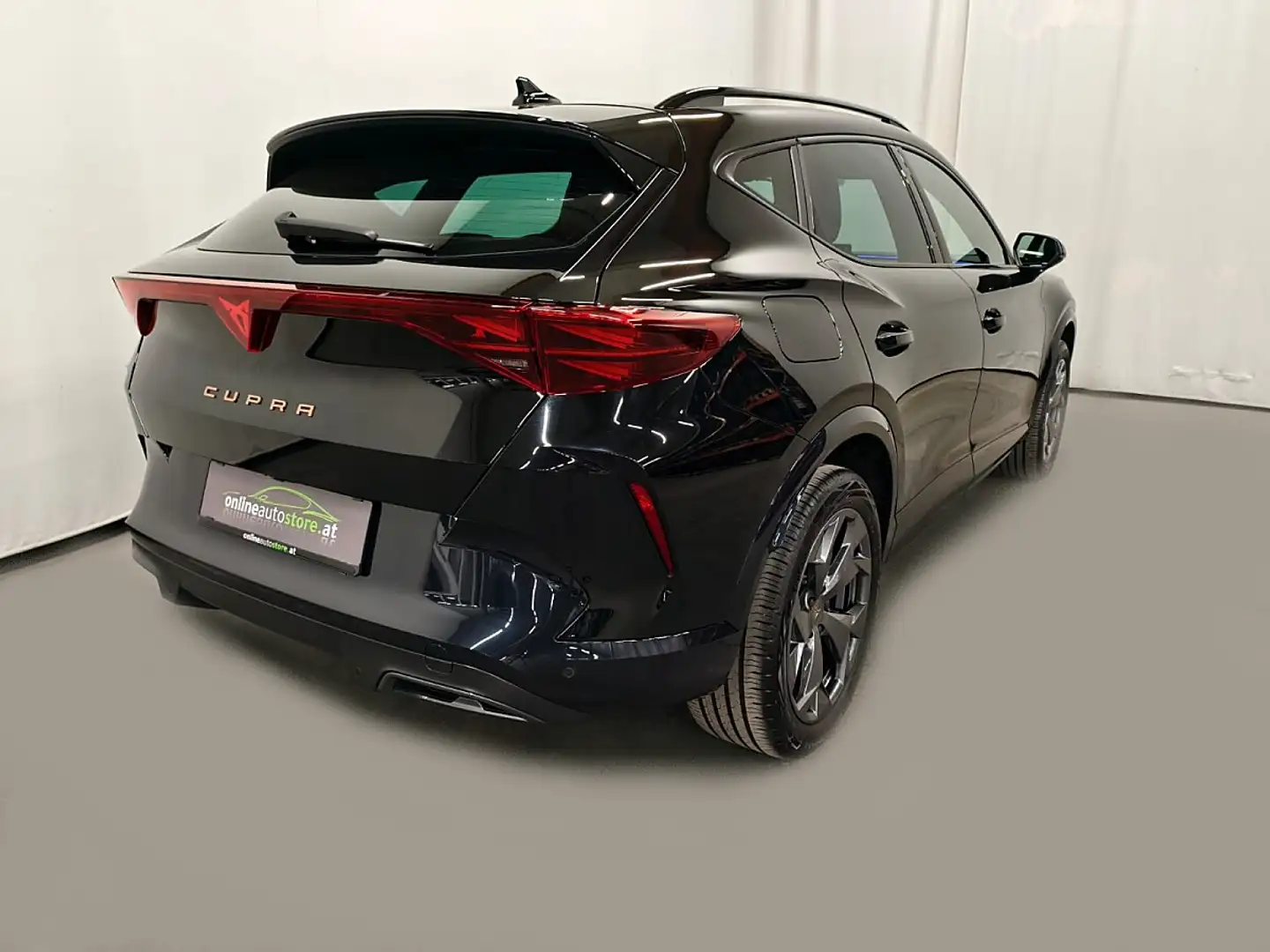 CUPRA Formentor 1,5 e-TSI Cupra DSG Schwarz - 2