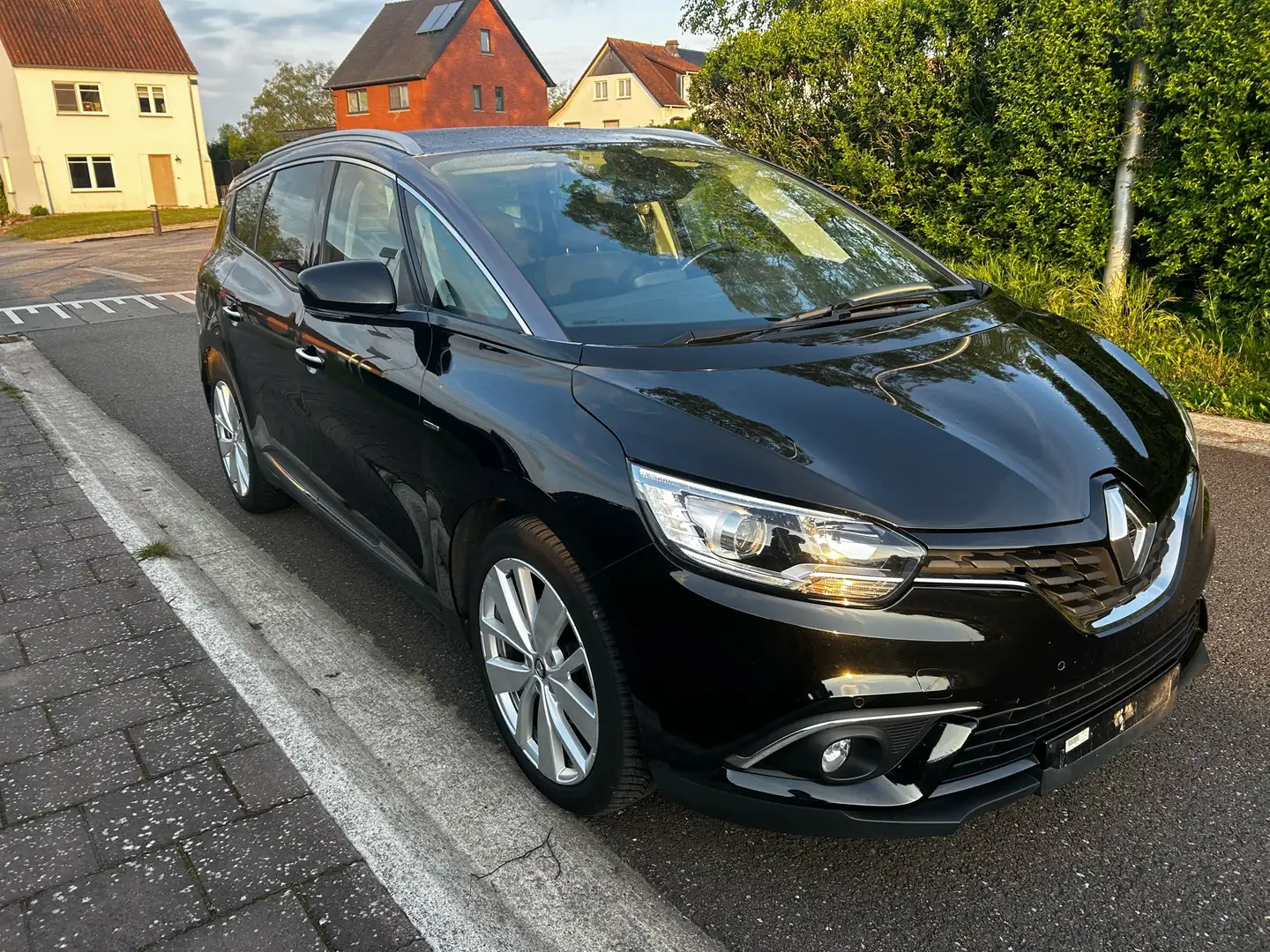 Renault Grand Scenic ENERGY TCe 115 LIMITED Black - 1
