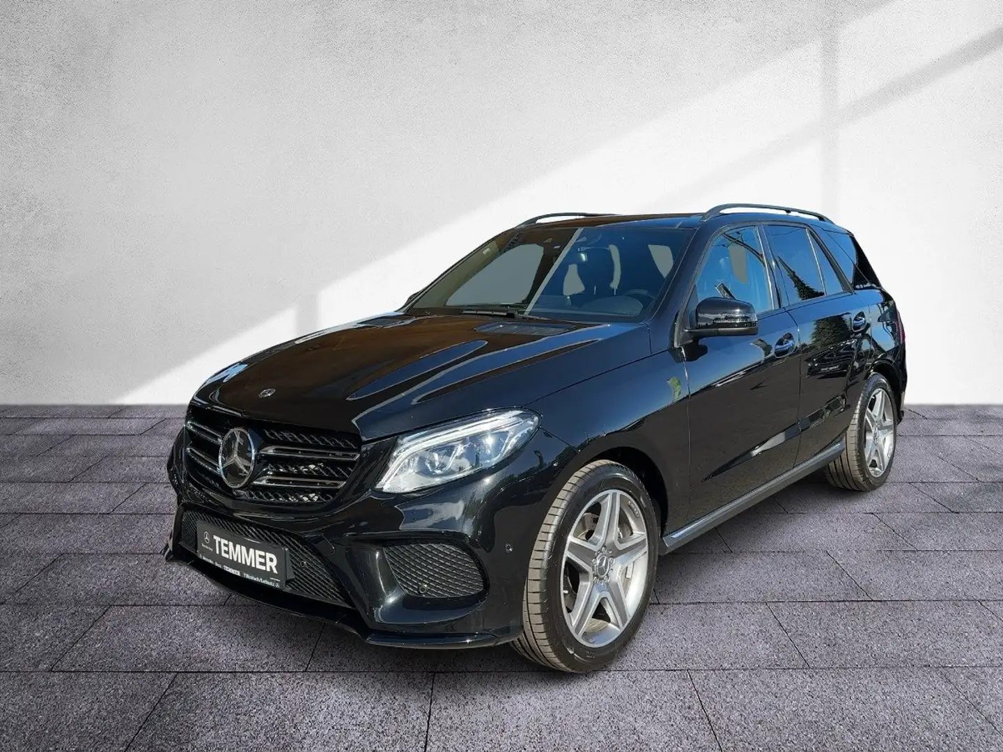 Mercedes-Benz GLE 350 d 4M AMG-Line Fahrassist Comand Distr Pano Schwarz - 2
