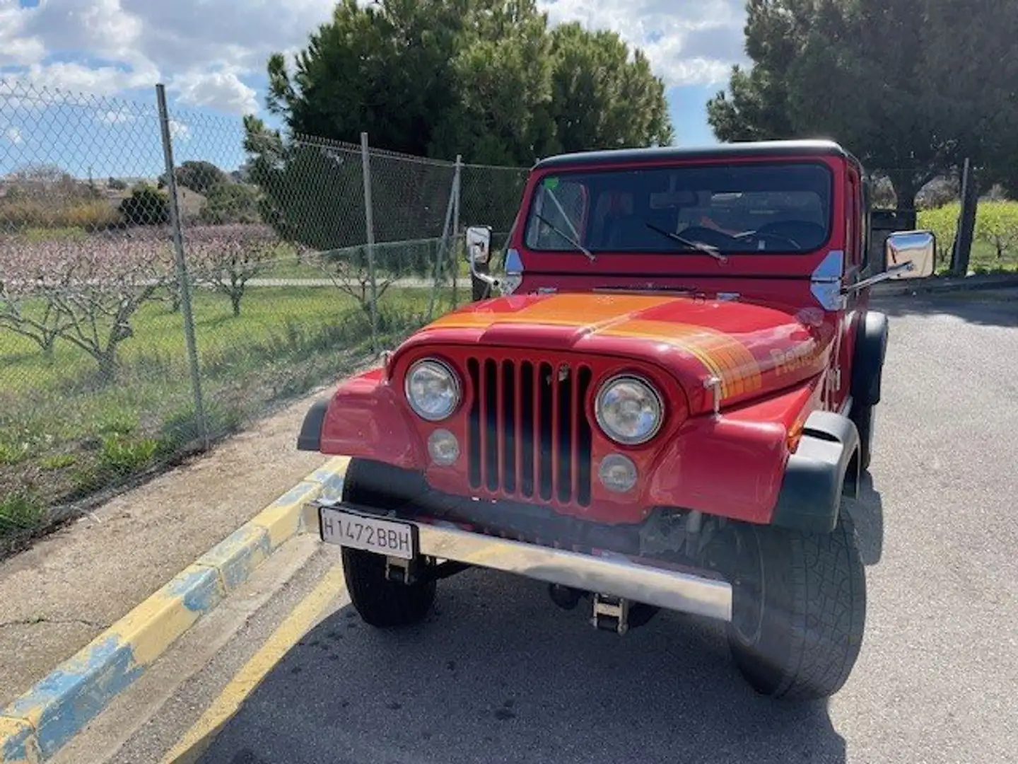 Jeep Renegade CJ7 V8 Rojo - 2