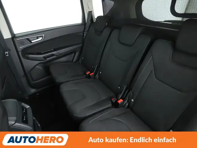 Ford S-Max view 14