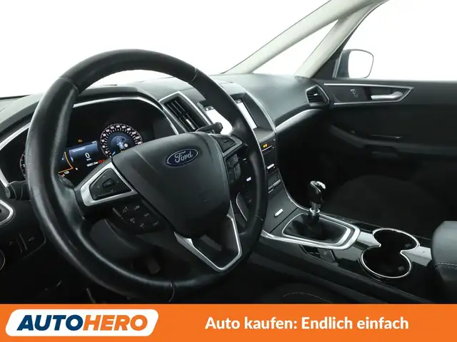 Ford S-Max view 11