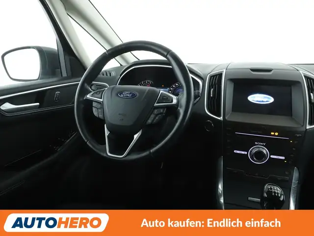 Ford S-Max view 13