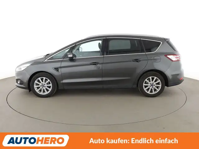 Ford S-Max view 3