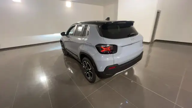 Jeep Avenger view 6