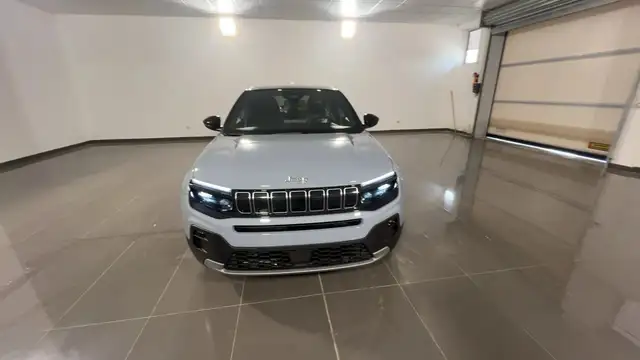 Jeep Avenger view 2
