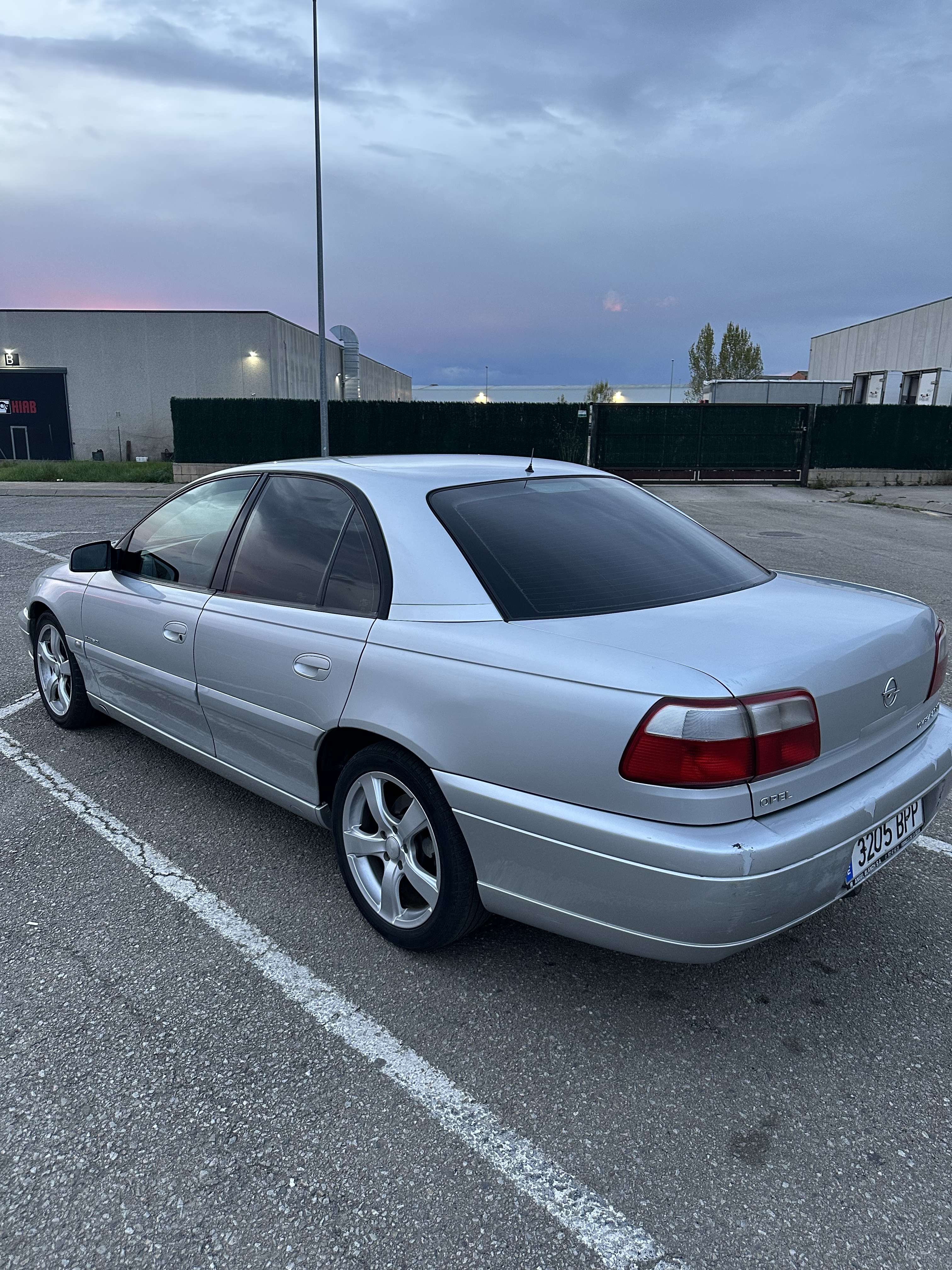 Opel Omega 2.5DTI Elegance - foto 1