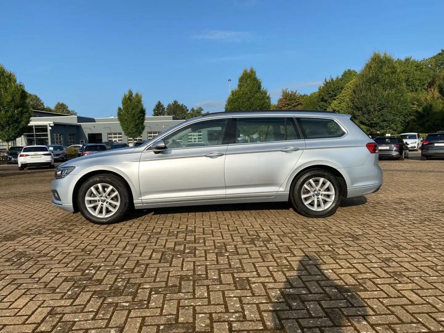 Volkswagen Passat Variant Passat Variant 2.0 TDI Business Klima Navi Silber - 2