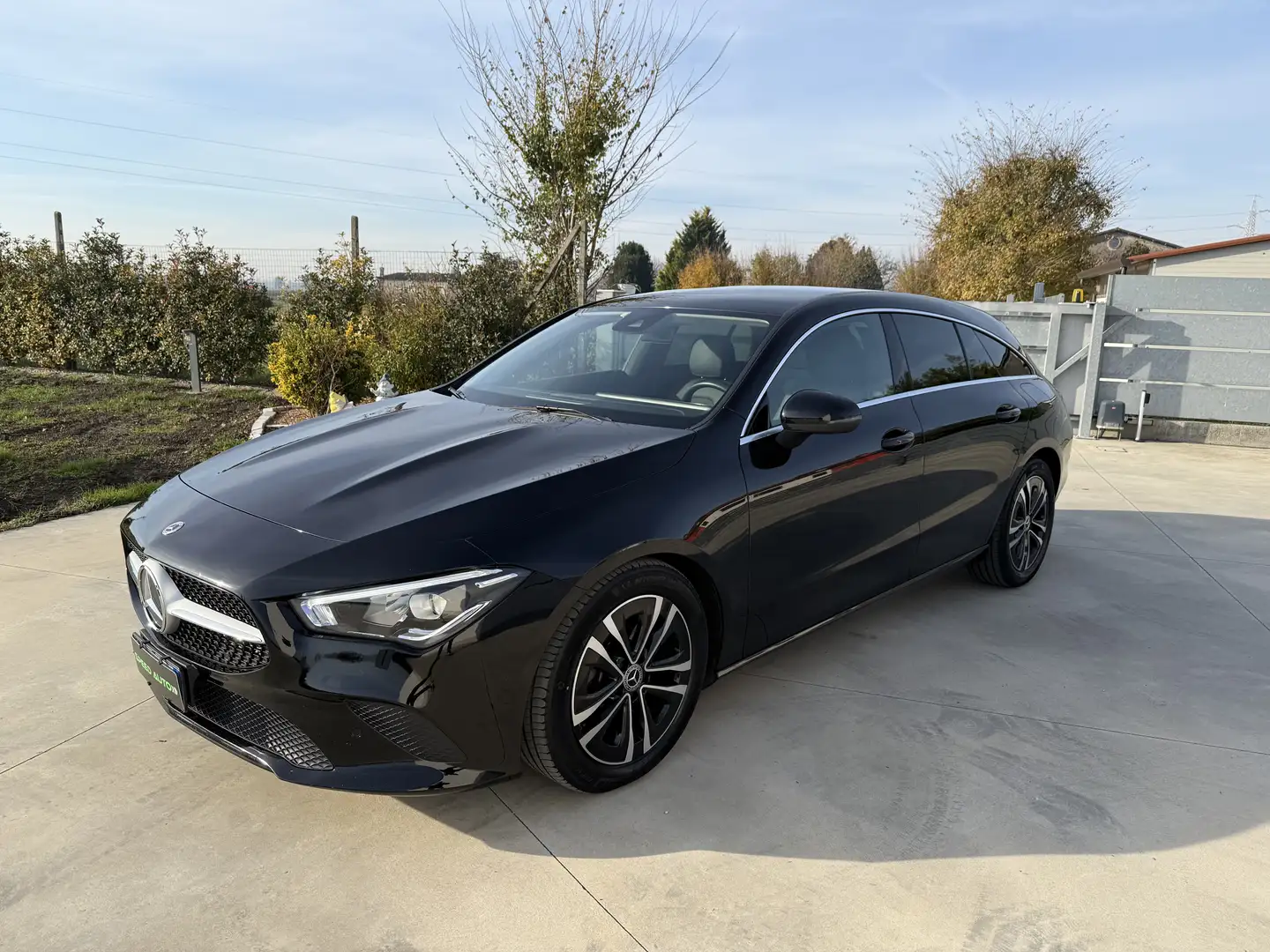 Mercedes-Benz CLA 180 Shooting Brake d Executive auto Noir - 1