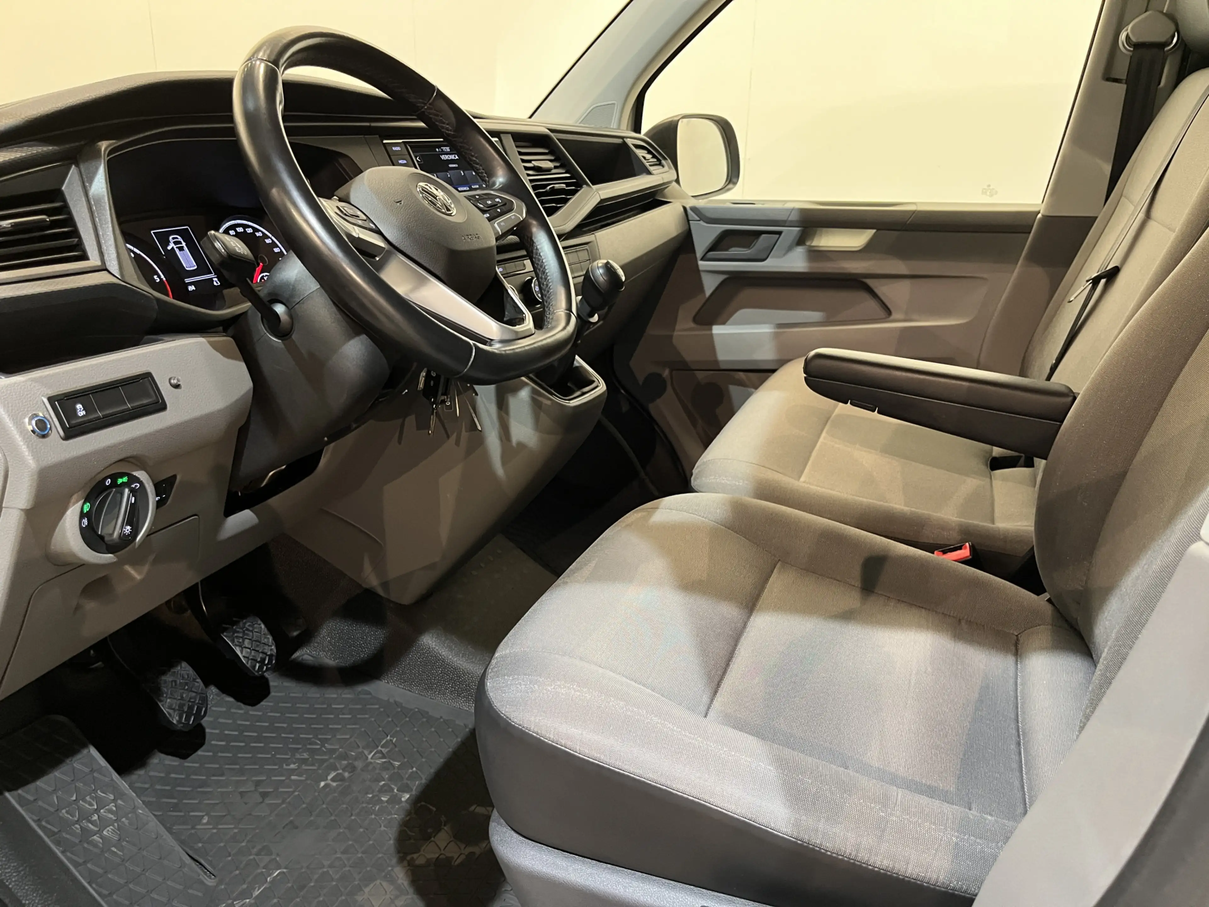 Volkswagen T6.1 Transporter 2.0 TDI L1H1 150 PK Servicebus / Sortimo Inrichtin — photo 6