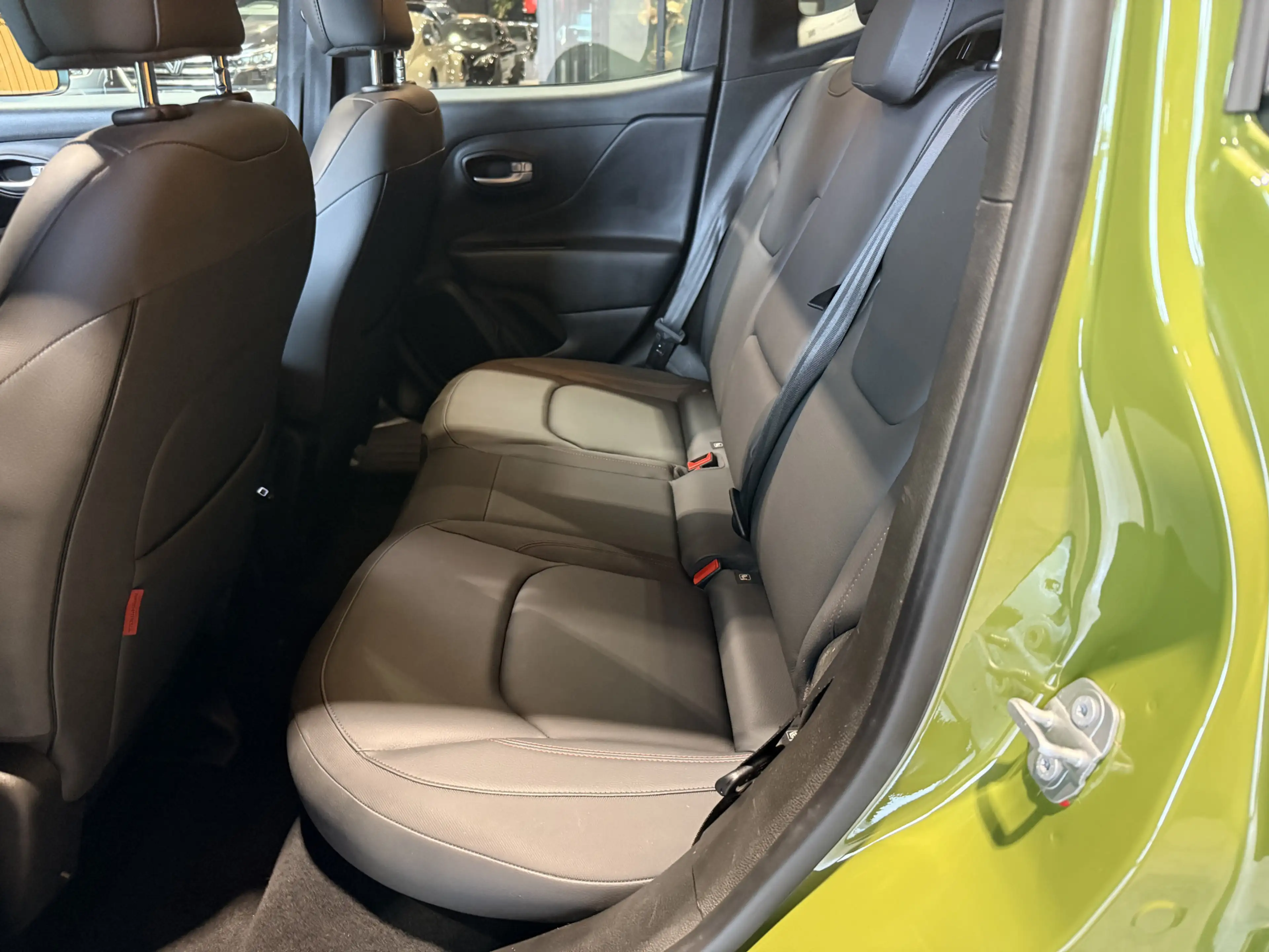 Jeep Renegade 4xe 240 Plug-in Hybrid Electric Trailhawk Leer | P — photo 12