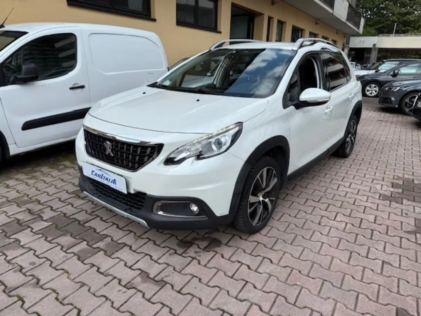 Peugeot 2008 1° serie BlueHDi 100 Allure Weiß - 1