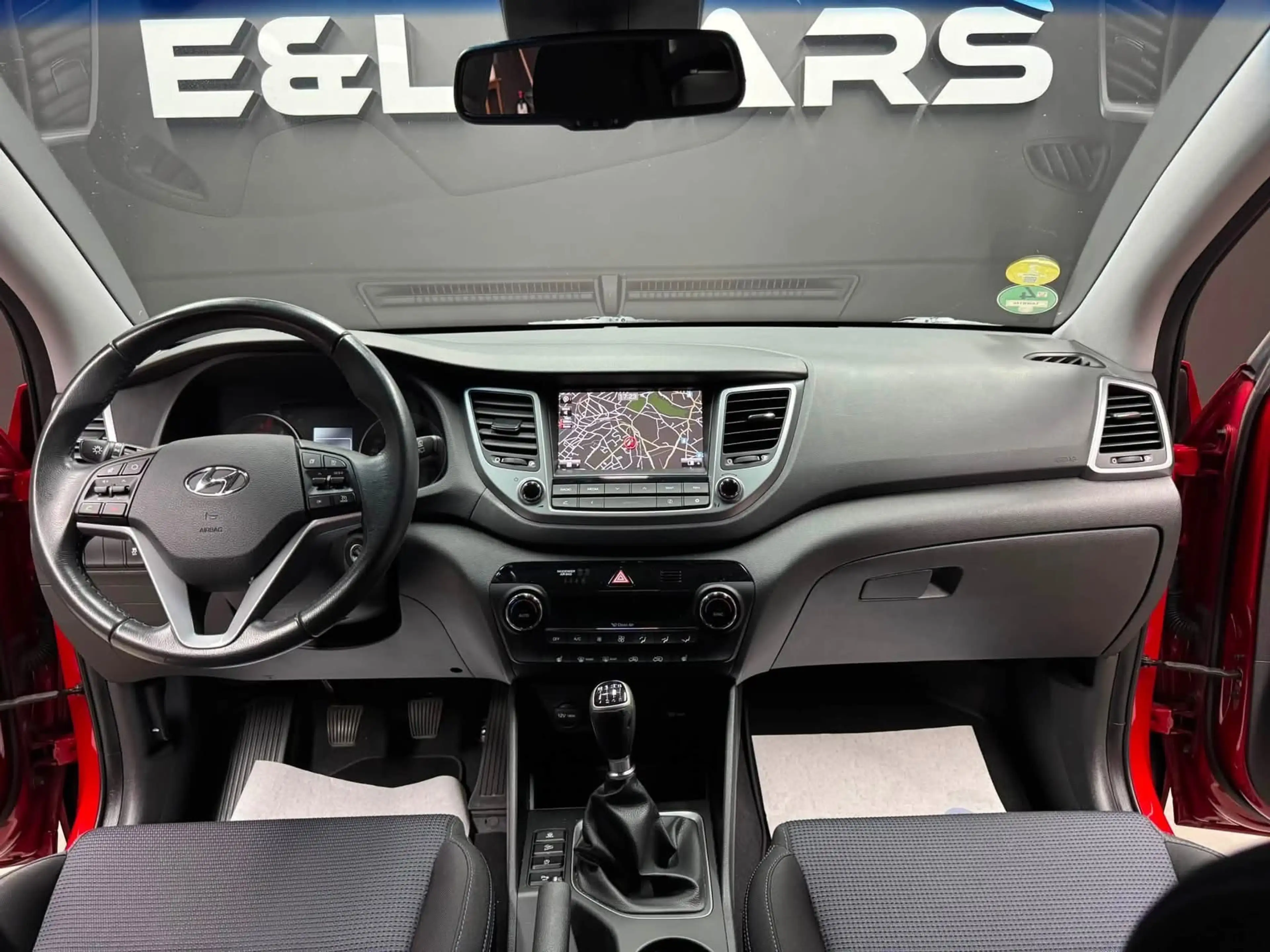 Hyundai TUCSON Tucson 1.7 CRDi **12 mois de garantie** — photo 13