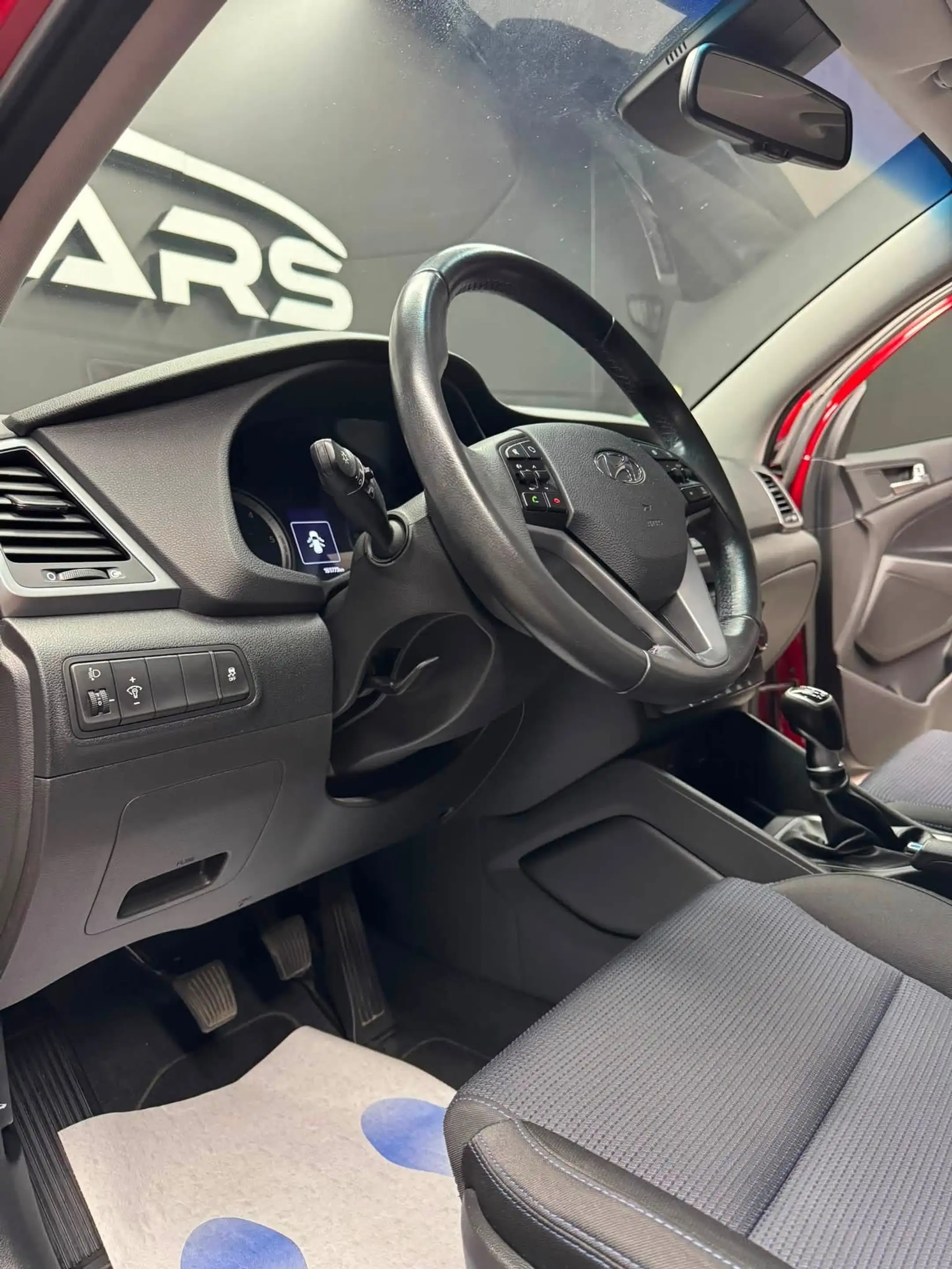 Hyundai TUCSON Tucson 1.7 CRDi **12 mois de garantie** — photo 8