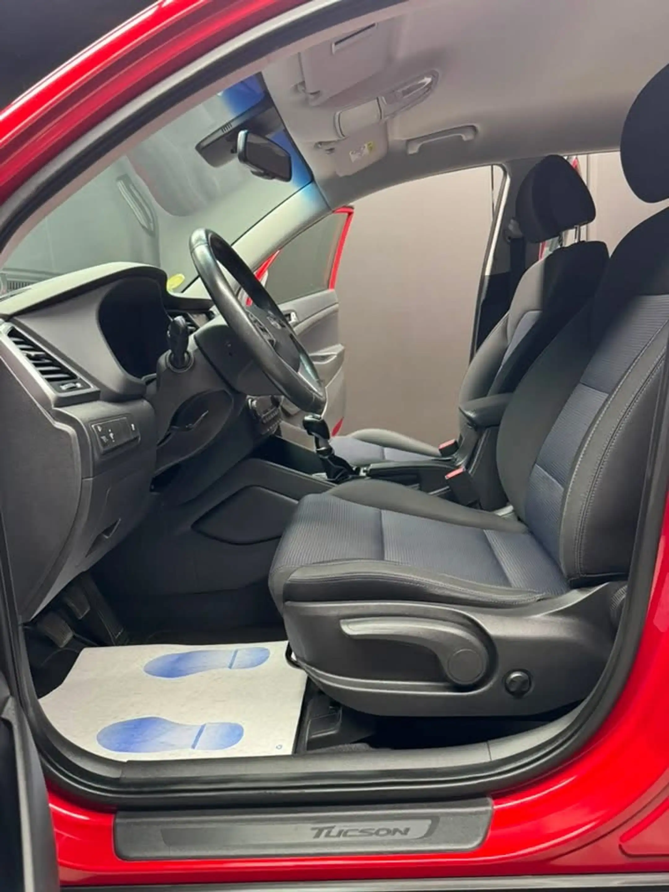 Hyundai TUCSON Tucson 1.7 CRDi **12 mois de garantie** — photo 7