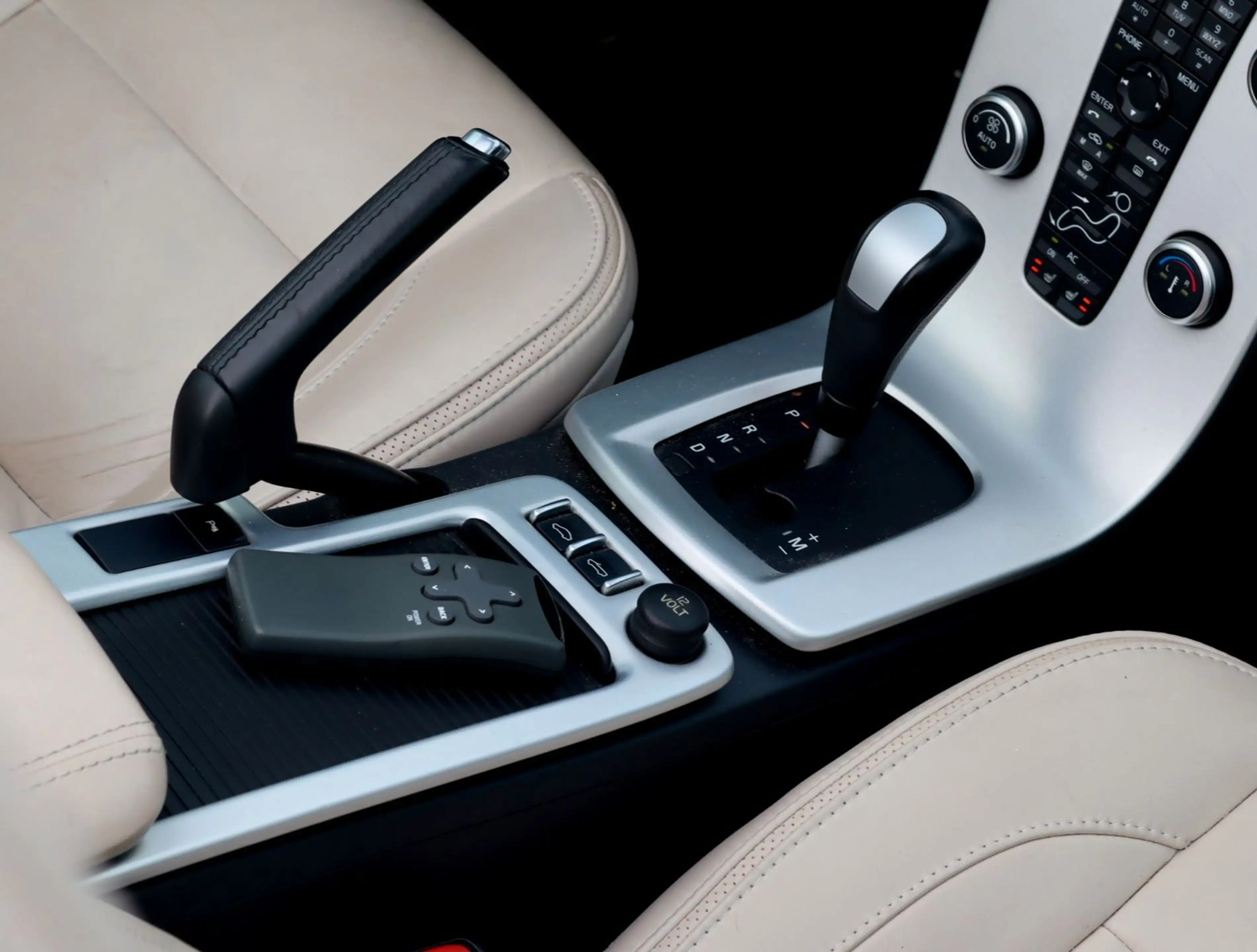 Volvo C70 Cabriolet D4/Navi/SHZ/PDC/Hard-Top — photo 6