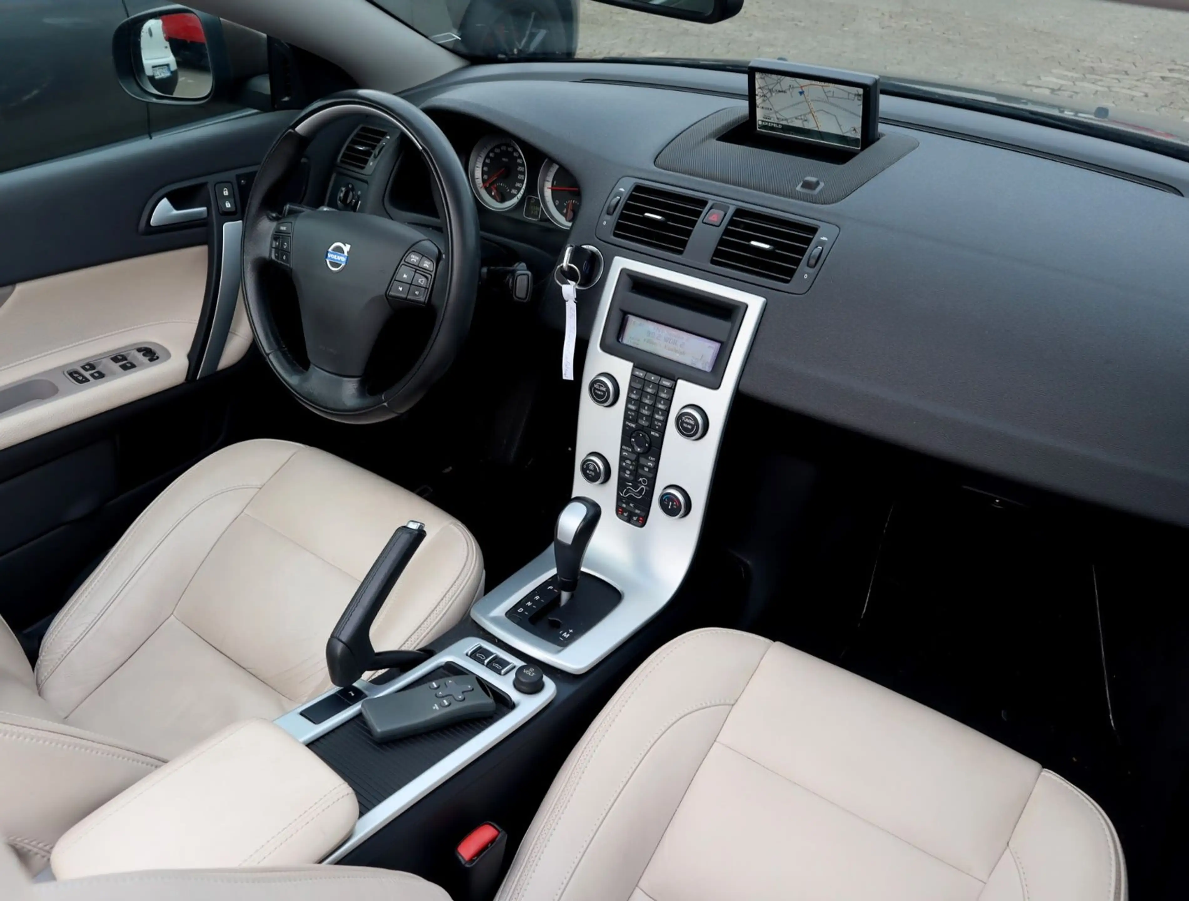 Volvo C70 Cabriolet D4/Navi/SHZ/PDC/Hard-Top — photo 3