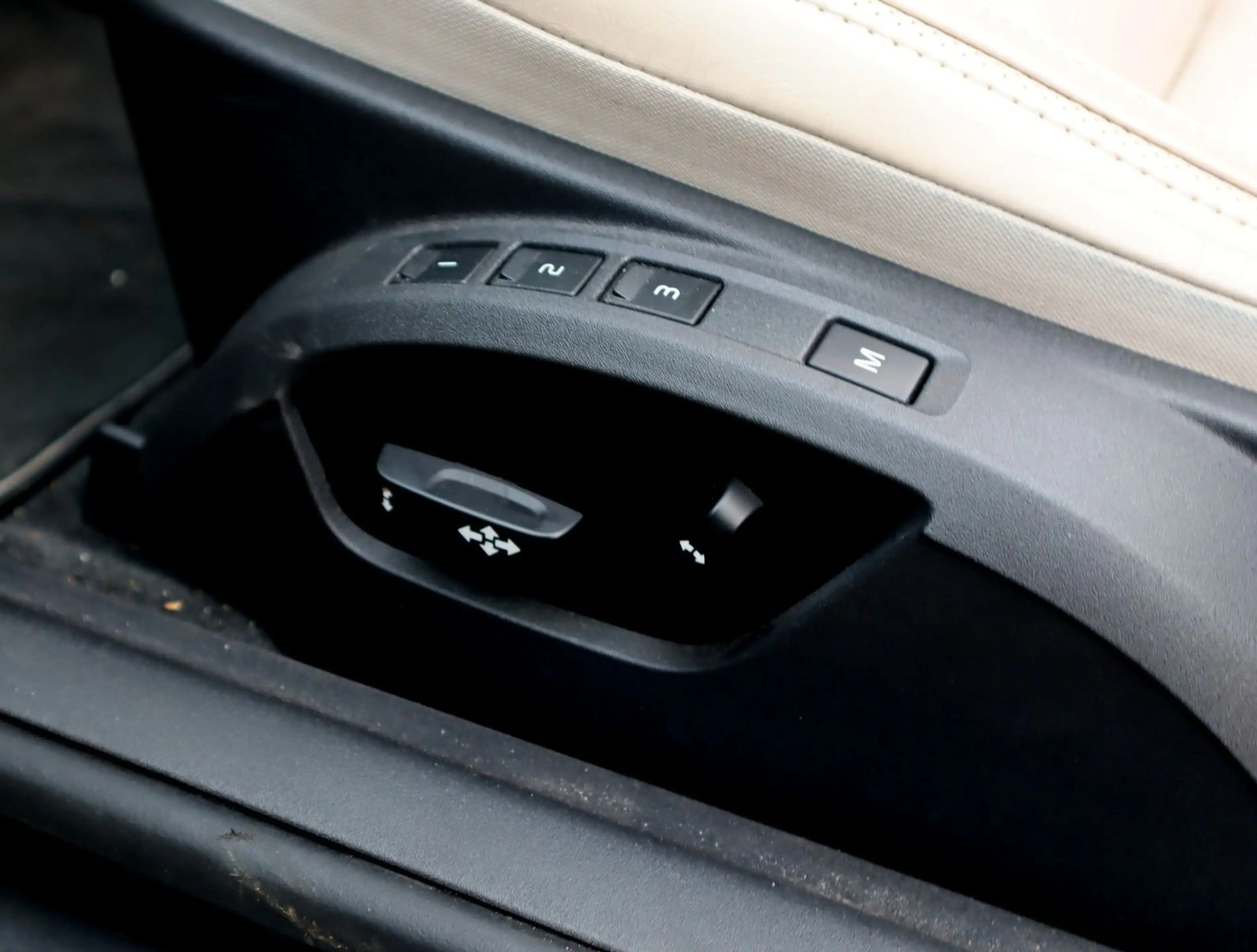 Volvo C70 Cabriolet D4/Navi/SHZ/PDC/Hard-Top — photo 14