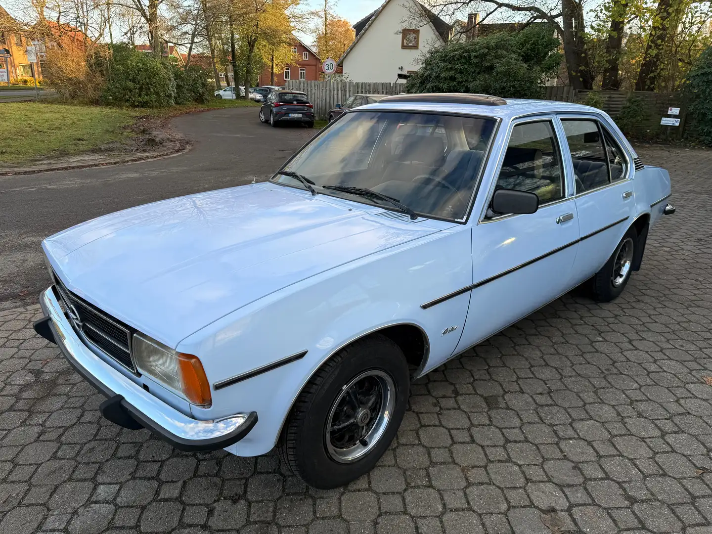 Opel Ascona B 1.9 N *2.Hand*SSD*Automatik*HU/H-Kennzeichen neu Blau - 2