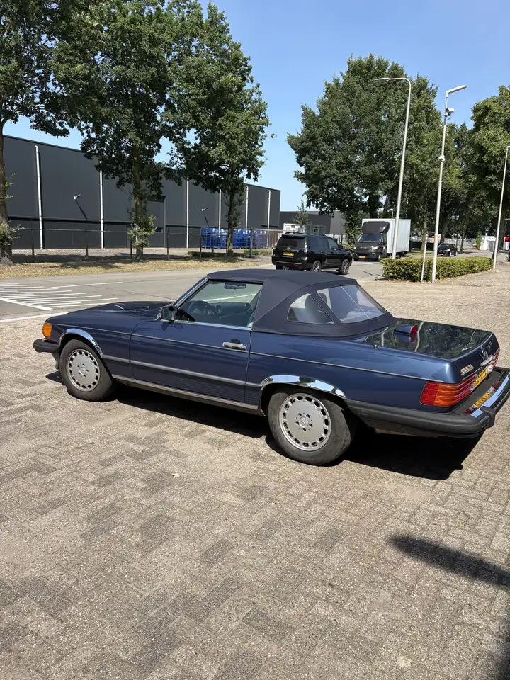 Mercedes-Benz SL 560, foto 3