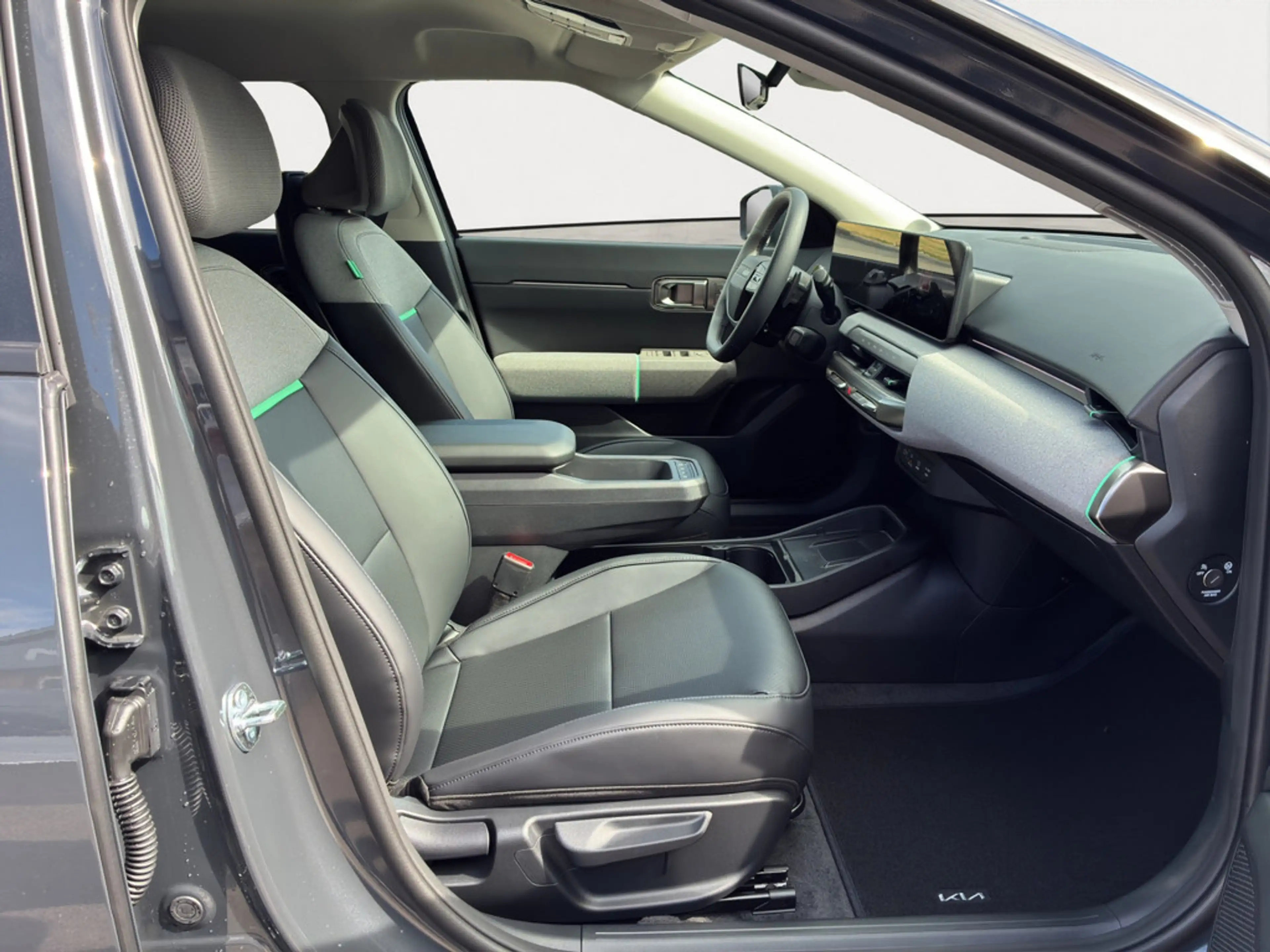 Kia EV4 58.3 kWh Earth | TECH | UPG | WIC — photo 11