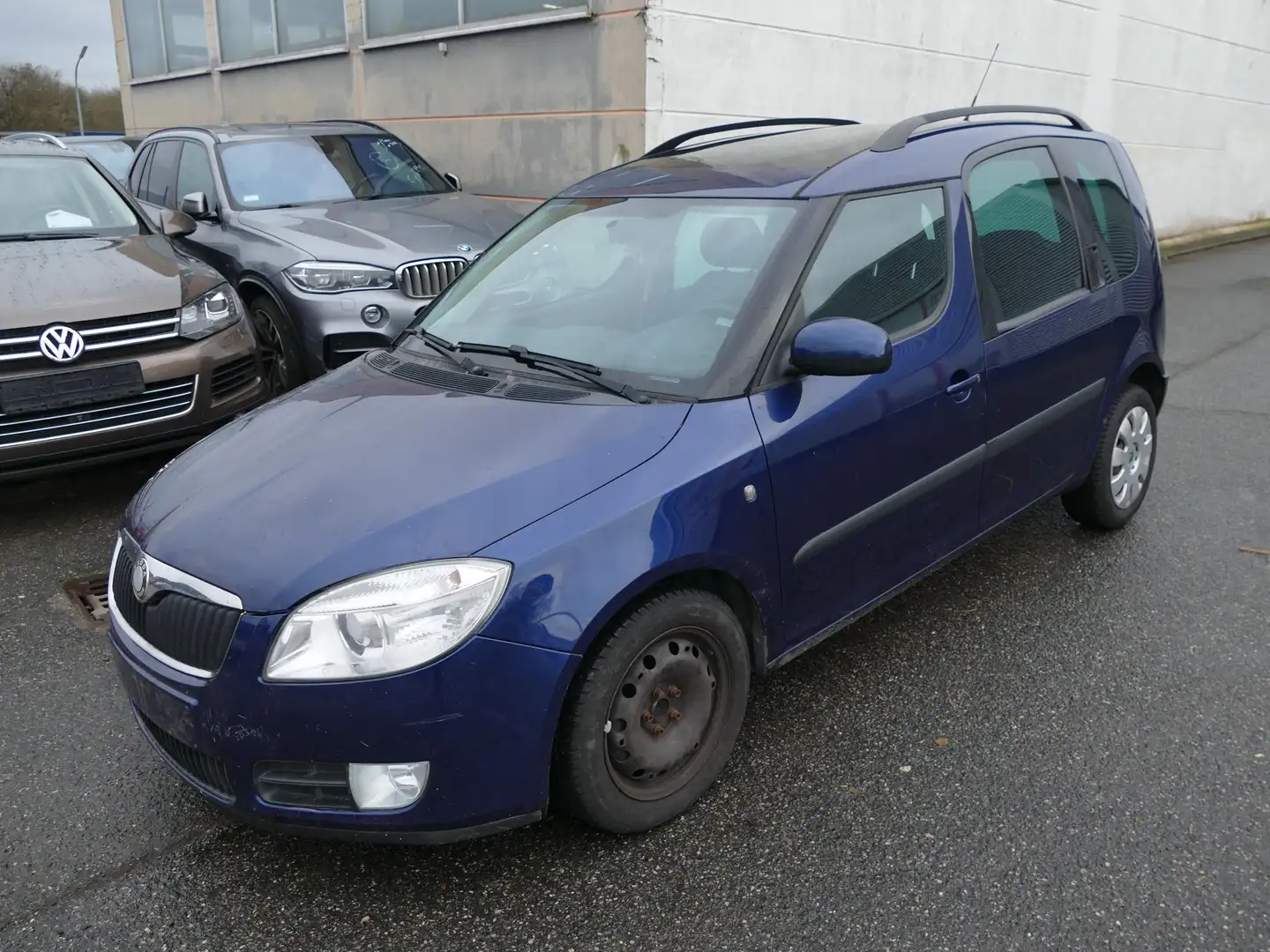 Skoda Roomster 1.4 TDI Klimaautomatik Einparkhilfe hinten 03/2026 Blau - 1