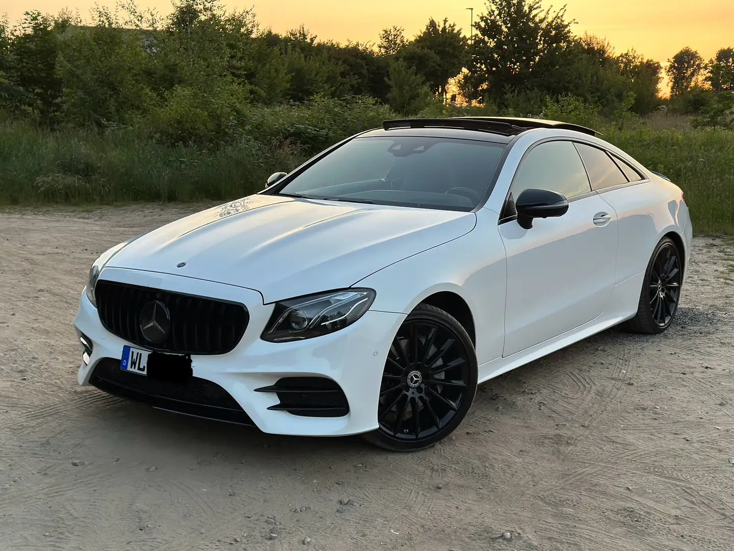 Mercedes-Benz E 400 E 400 AMG WIDE HuD Panorama Burmester 360 8-fach White - 1