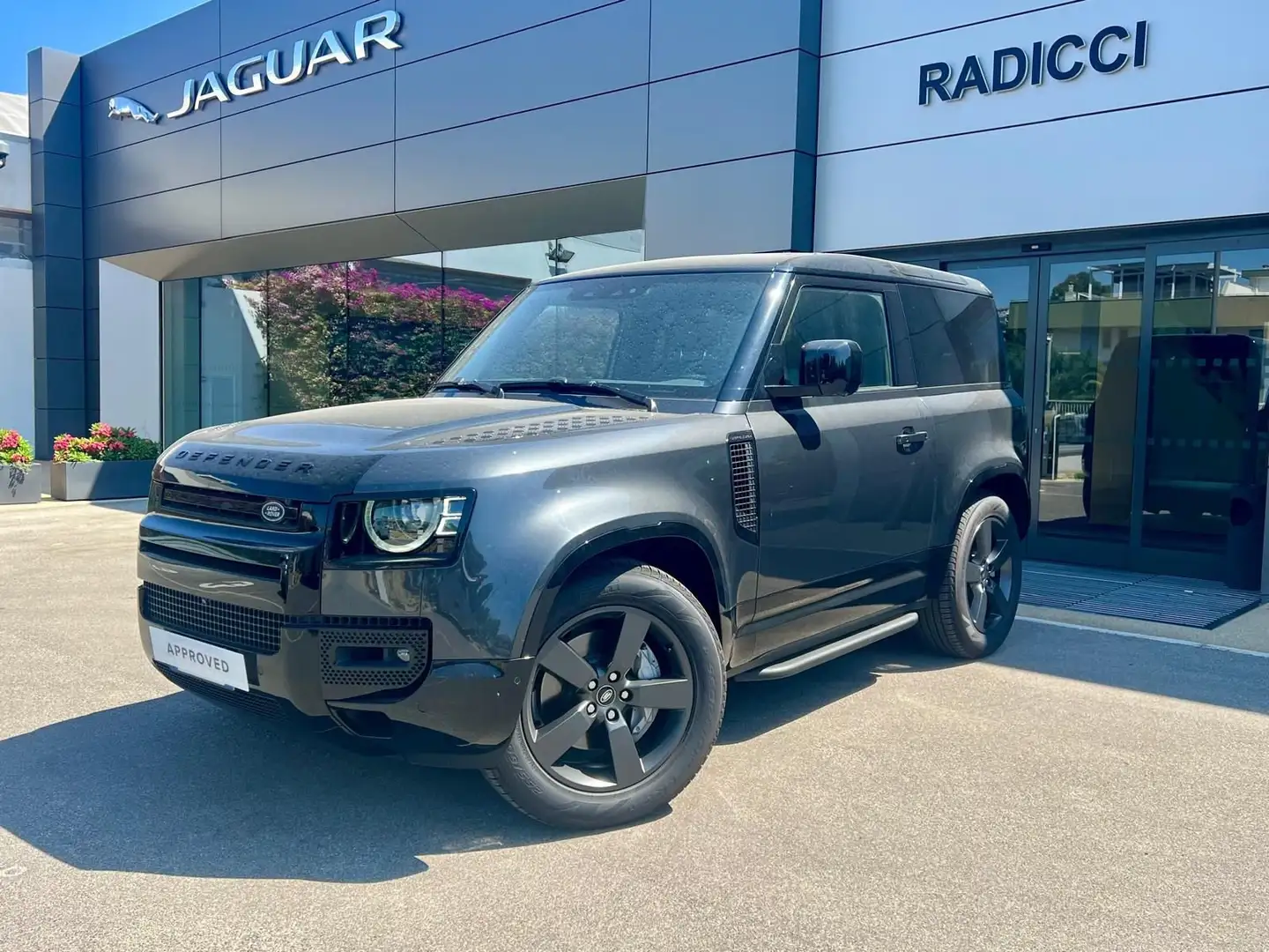 Land Rover Defender 90 3.0D I6 300 CV AWD Auto X-Dynamic HSE Iva Espo - 1