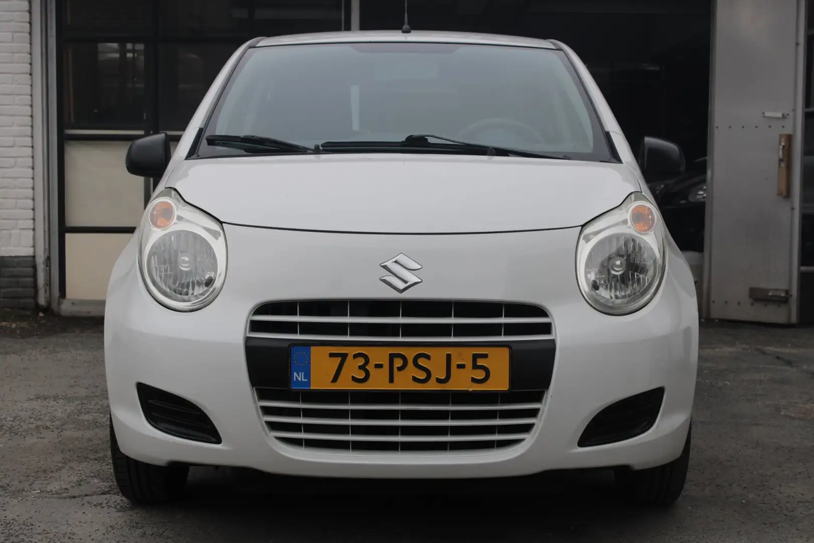 Suzuki Alto 1.0 Base Weiß - 2