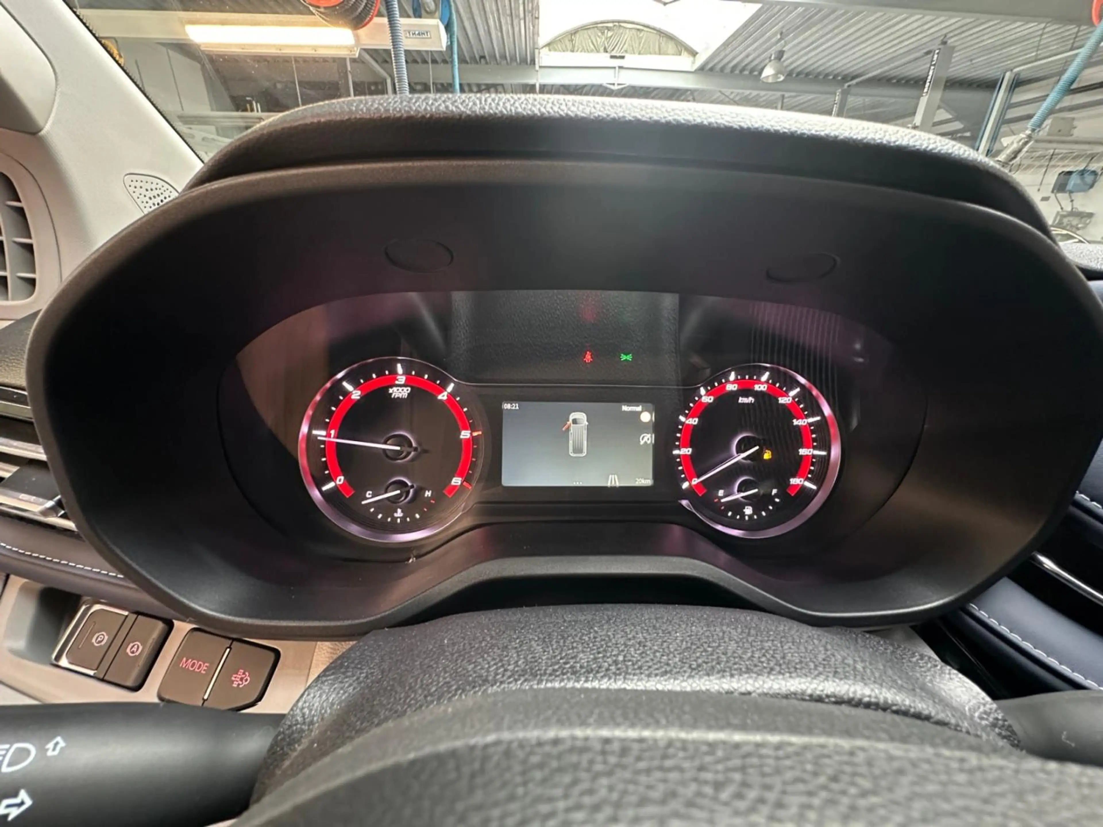 Maxus Deliver 7 L2H1 luxury — photo 10