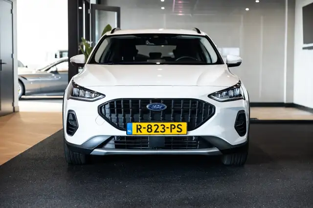 Ford Focus view 8