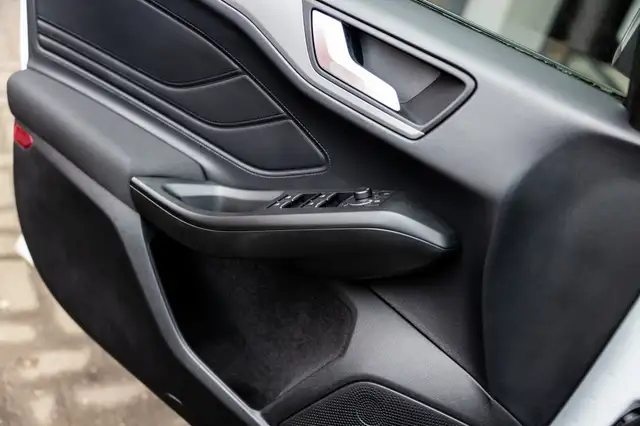 Ford Focus view 22
