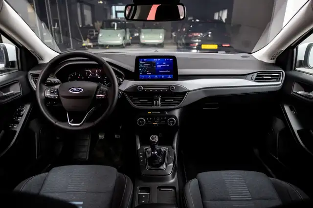 Ford Focus view 2