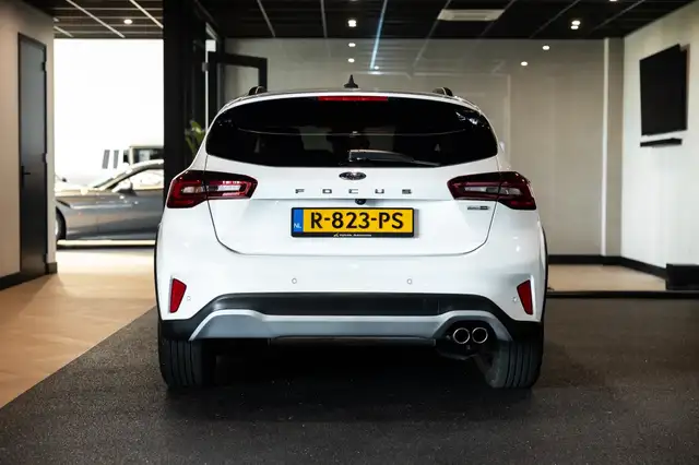Ford Focus view 10