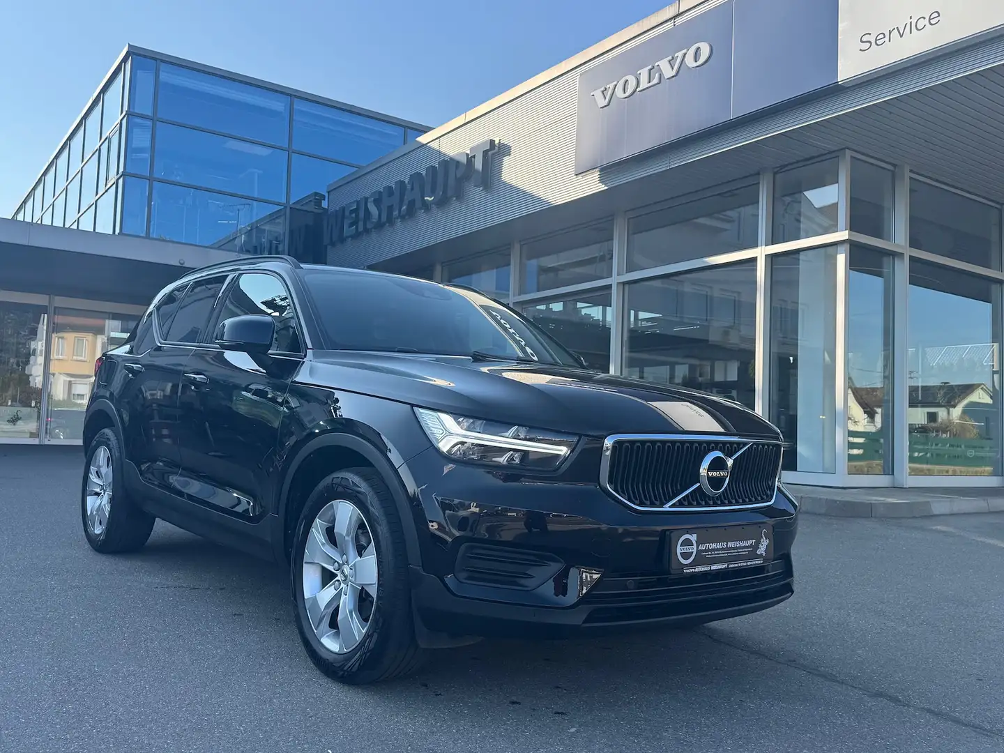 Volvo XC40 D3*Navi*RFK*LM*Seitenscheiben abgedunkelt* Negro - 1