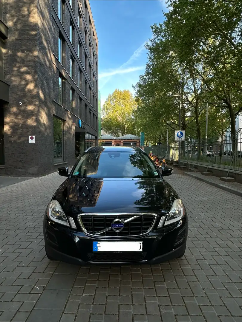 Volvo XC60 Summum AWD Noir - 1