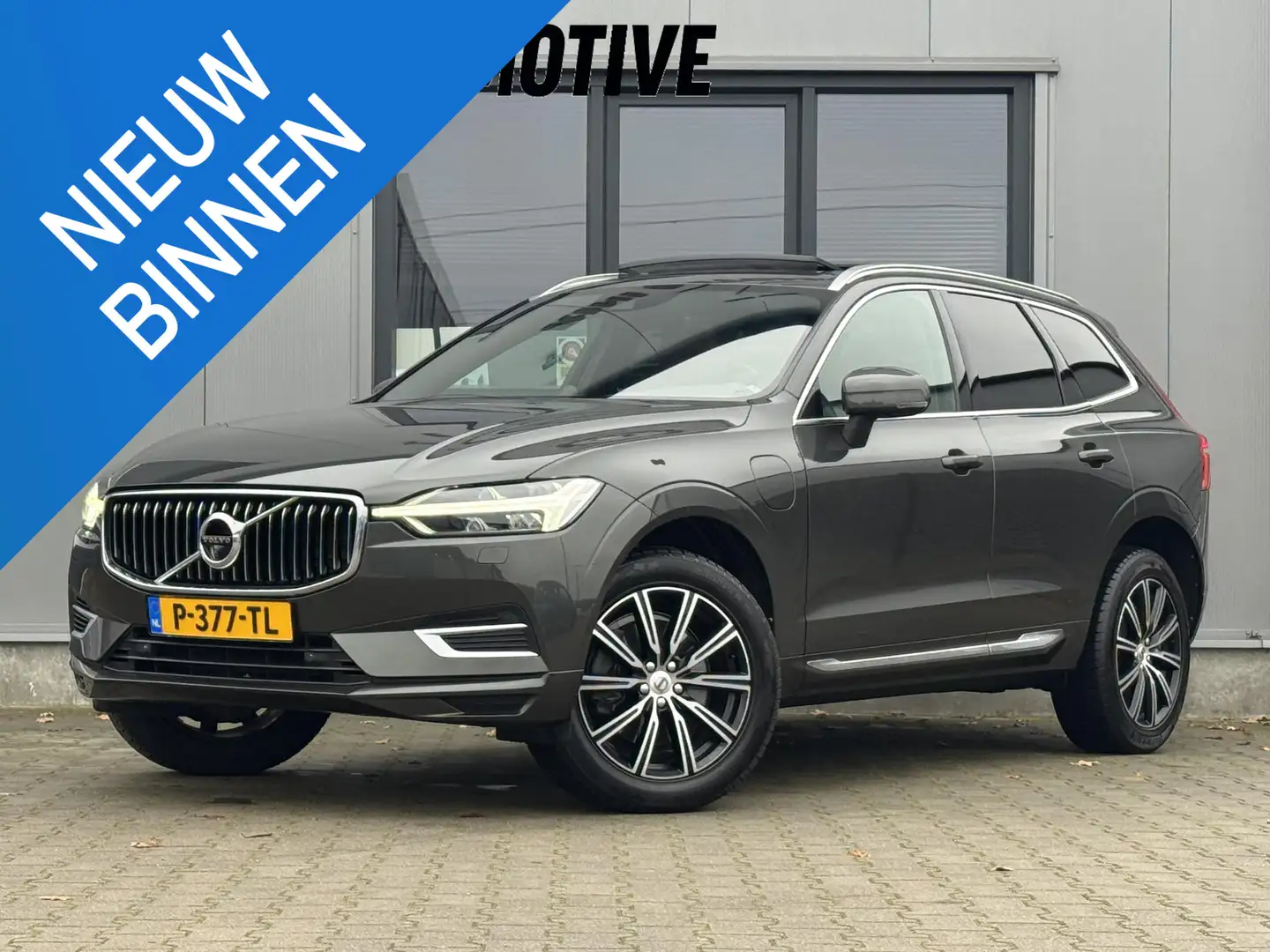 Volvo XC60 2.0 T8 Twin Engine AWD Inscription 407 PK | Luchtv Grau - 1